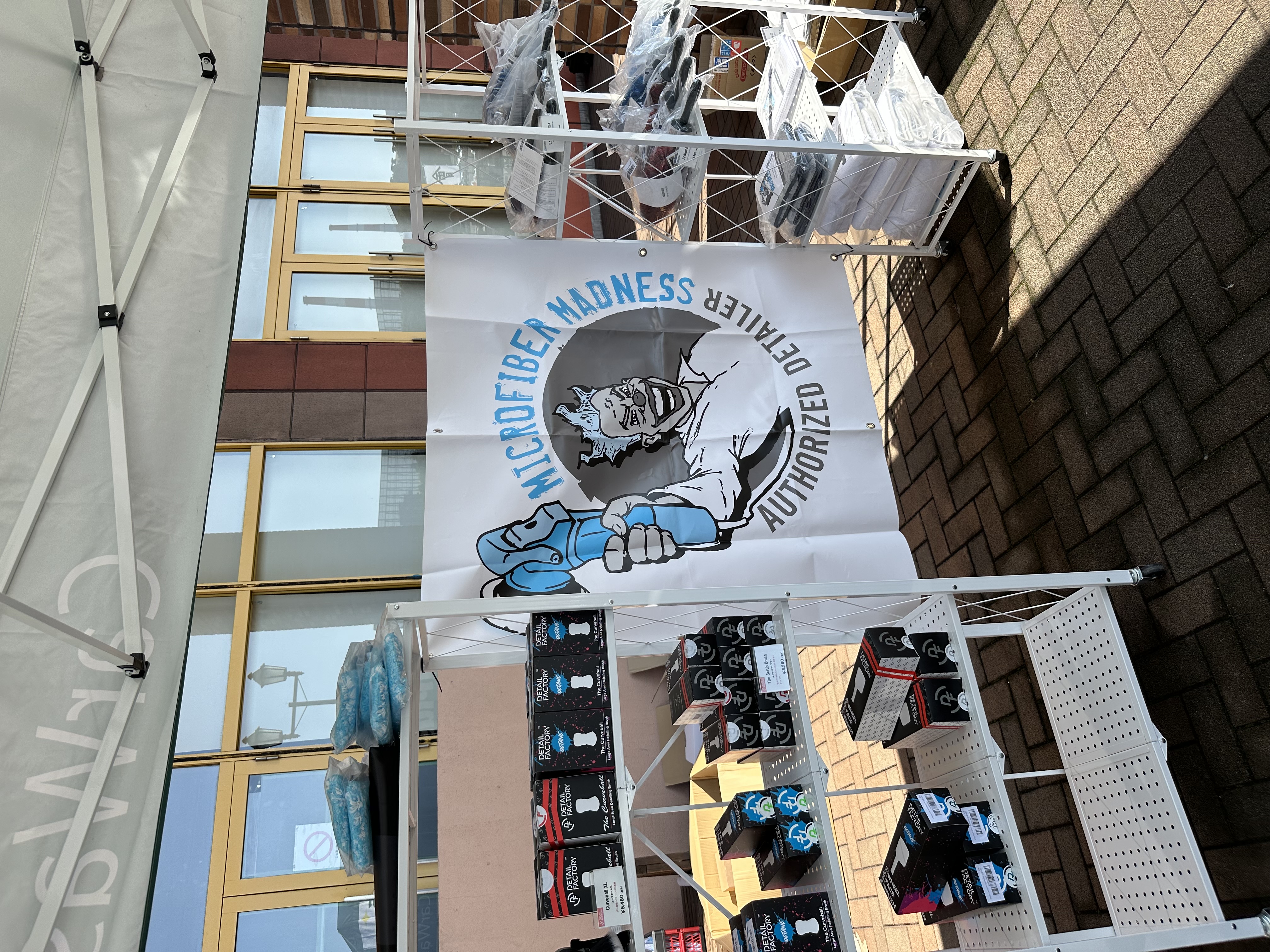 Koch Chemie製品を使った洗車作業のクローズアップ