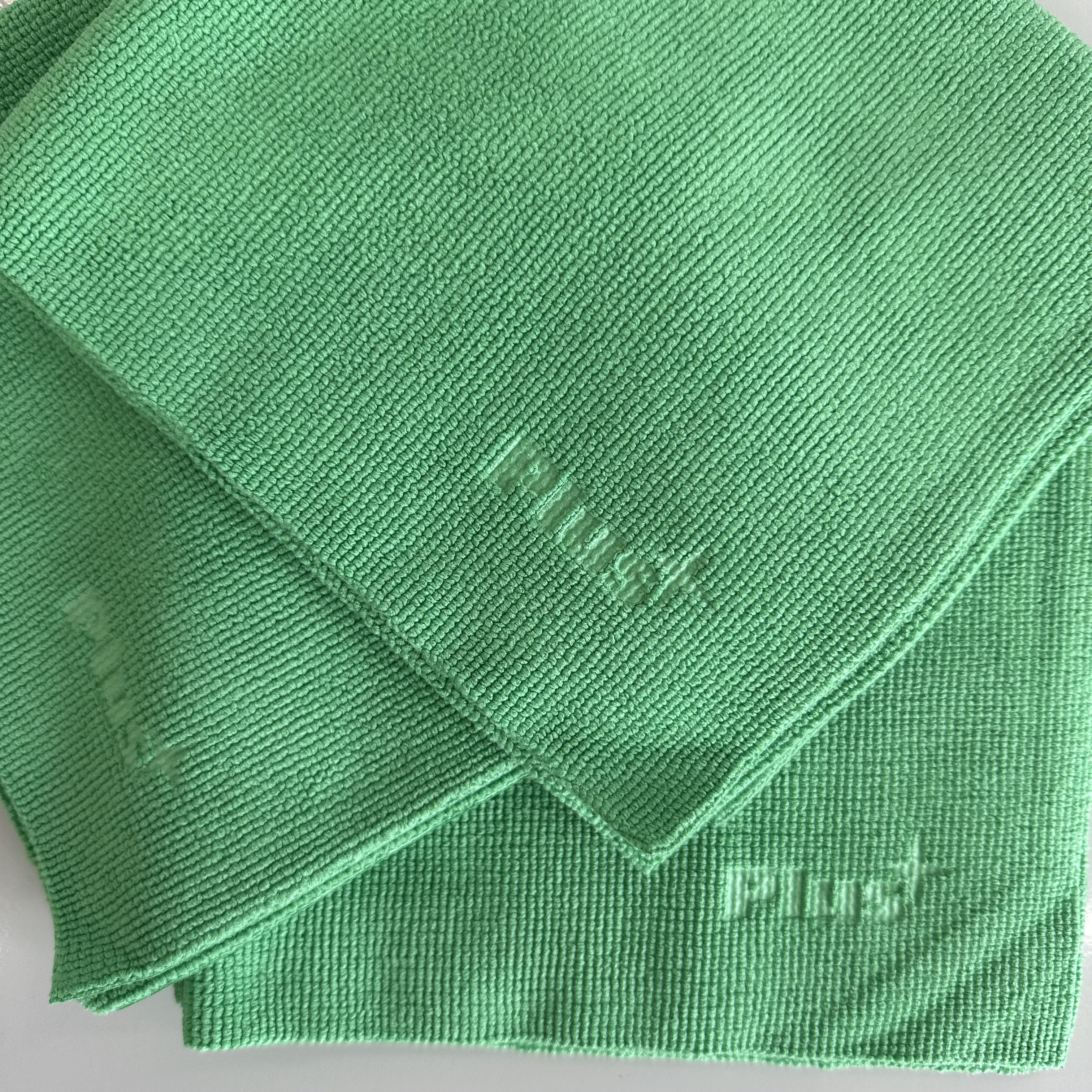 Plusロゴ入りマイクロファイバークロス